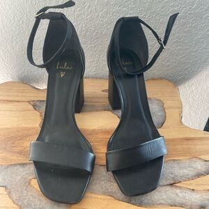 Lulu's 3.5 inch black heels size 8.5